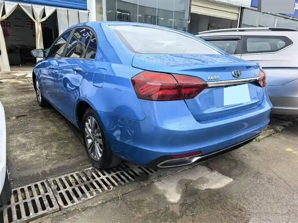 Geely Emgrand 2018