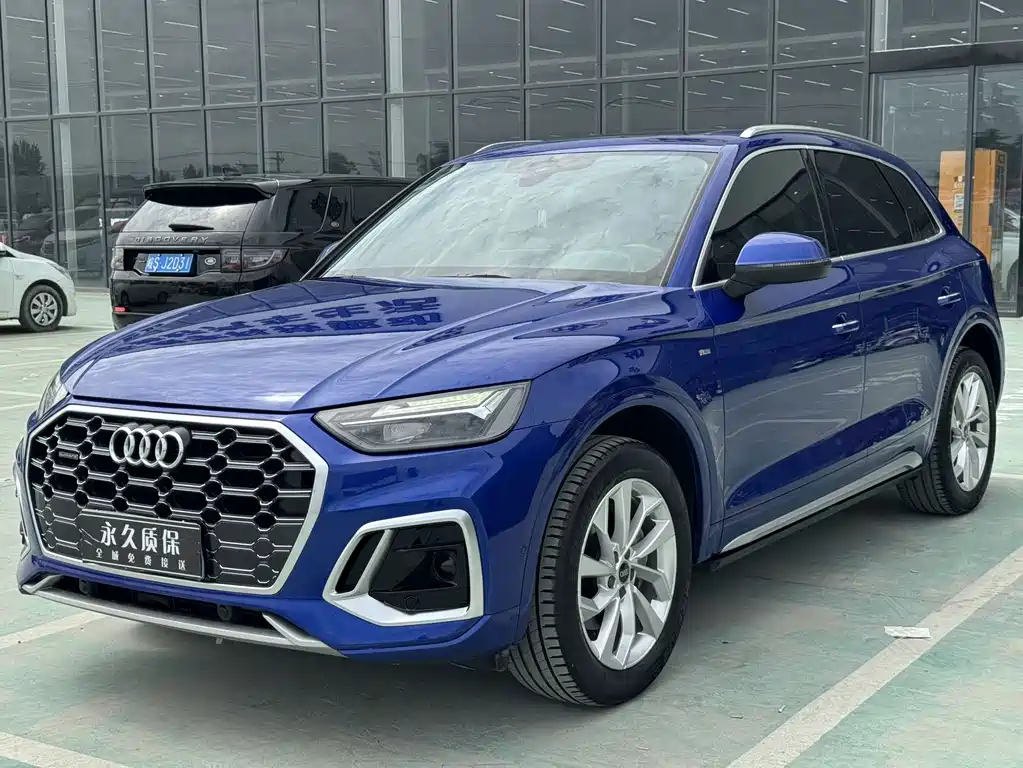 Audi Q5L 2021 — фото 1