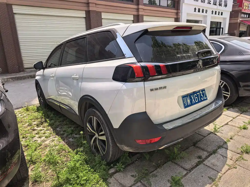 Peugeot 5008 2022 — фото 10