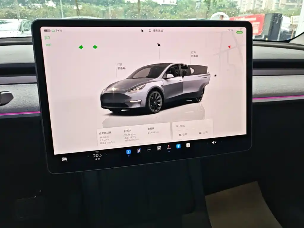 Tesla Model Y 2025 — фото 13