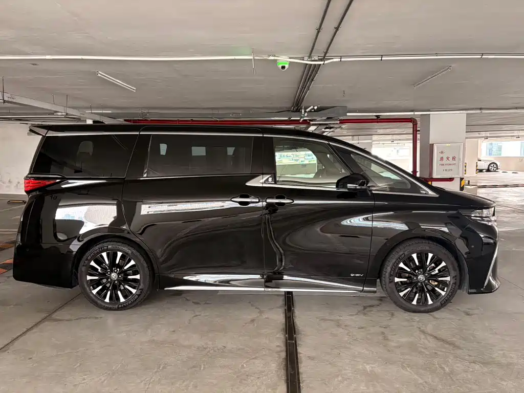 Toyota Alphard 2025 — фото 3