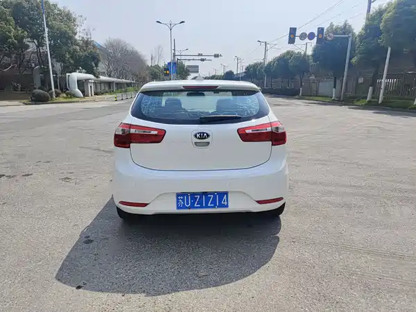 Kia K2 2015