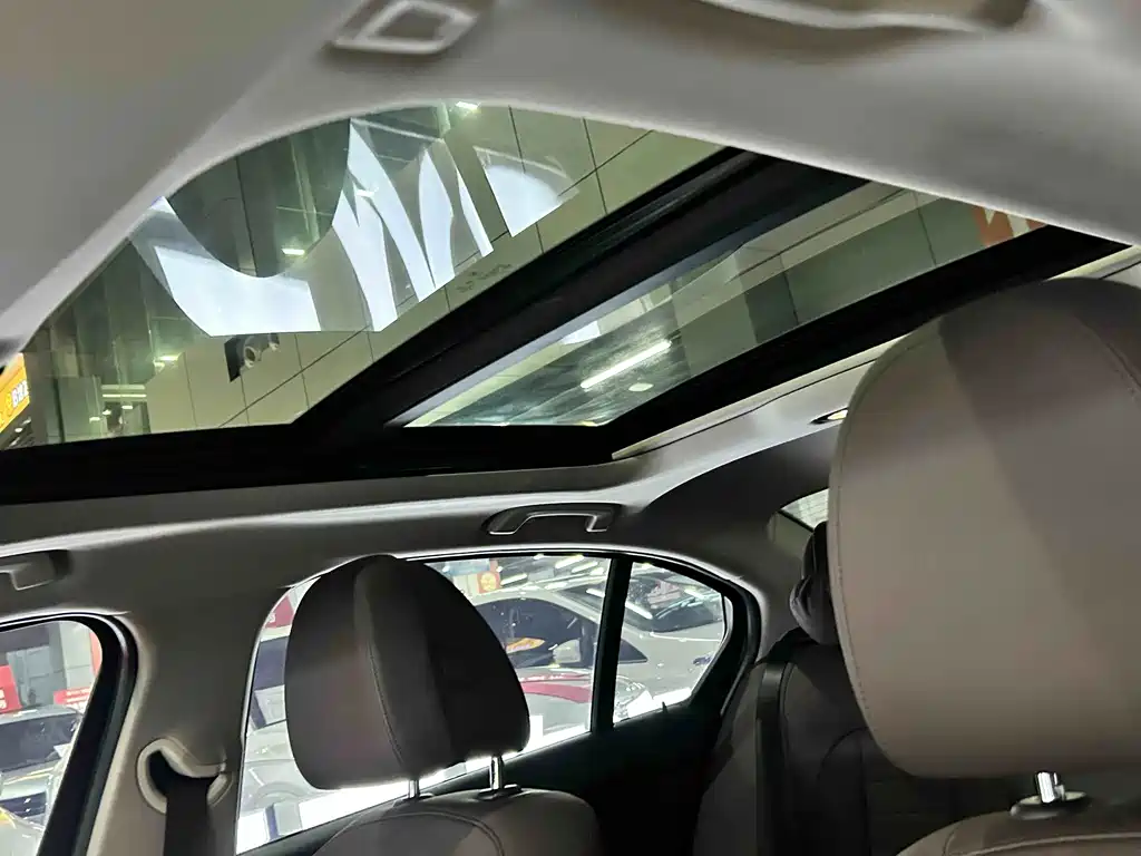 BMW 3 Series 2019 — фото 14