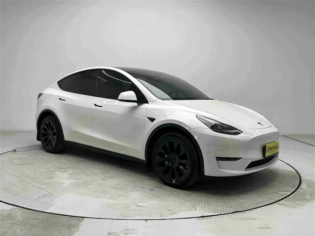 Tesla Model Y 2024 — фото 3