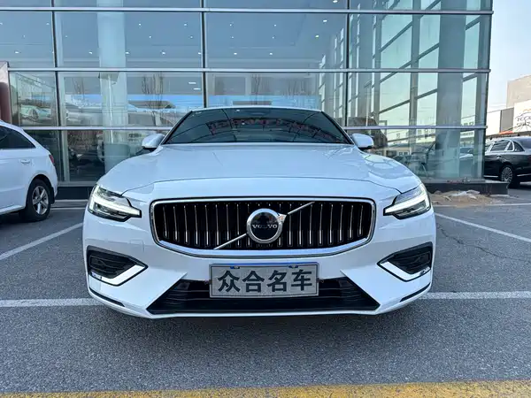 Volvo S60 2023