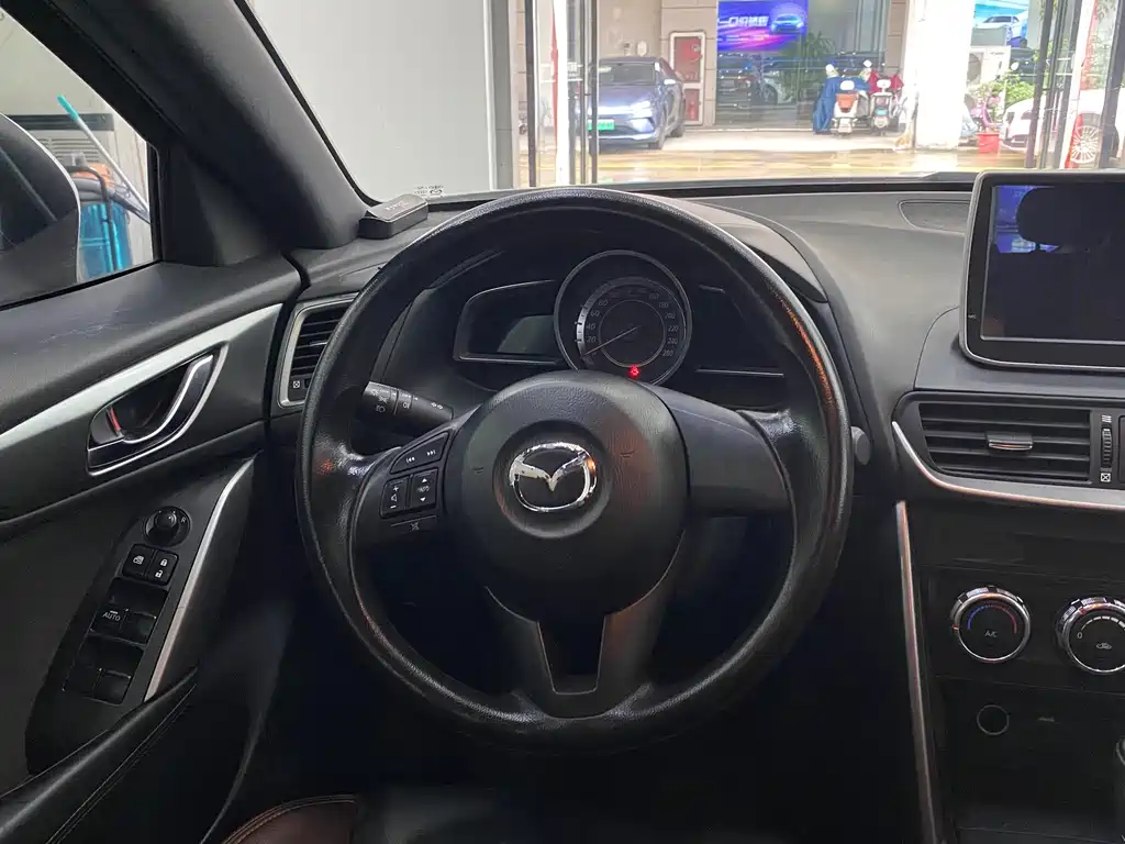 Mazda CX-4 2016 — фото 9