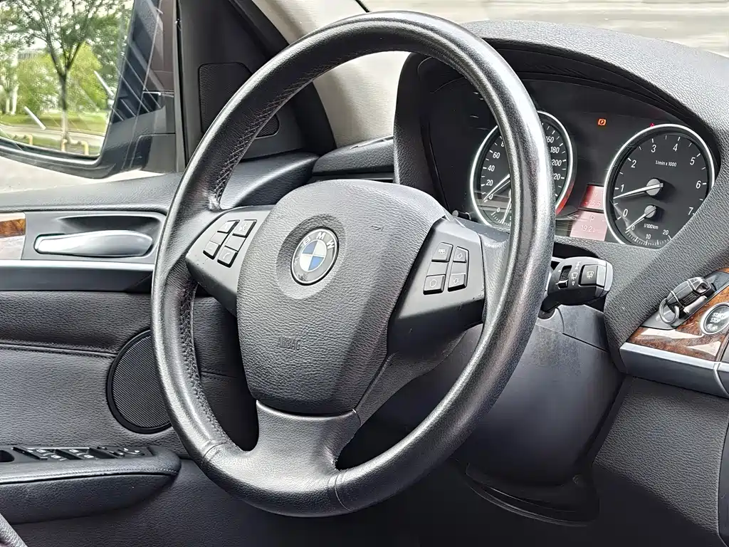 BMW X5 2011 — фото 11