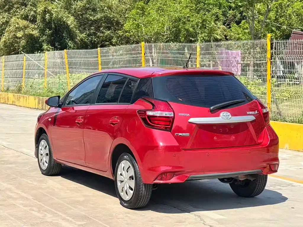 Toyota Yaris L 2020 — фото 4