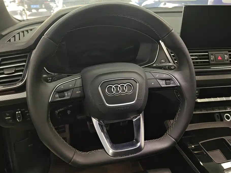 Audi Q5L 2024 — фото 15