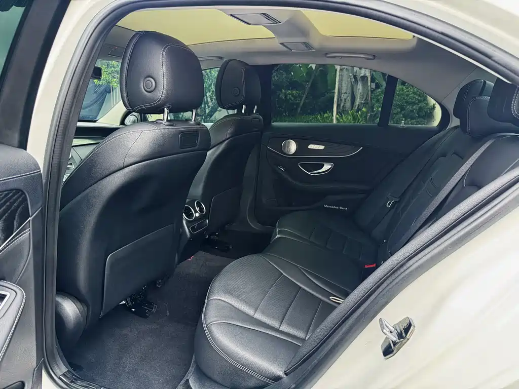Mercedes-Benz C-Class 2019 — фото 15