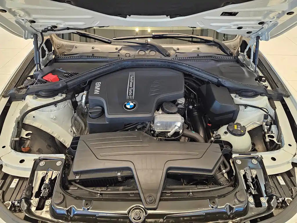 BMW 3 Series 2015 — фото 17