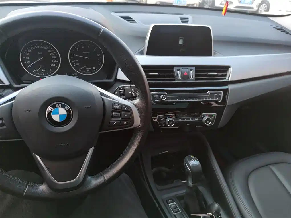 BMW X1 2018 — фото 13