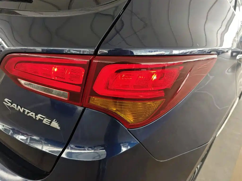 Hyundai Santa Fe 2018 — фото 24