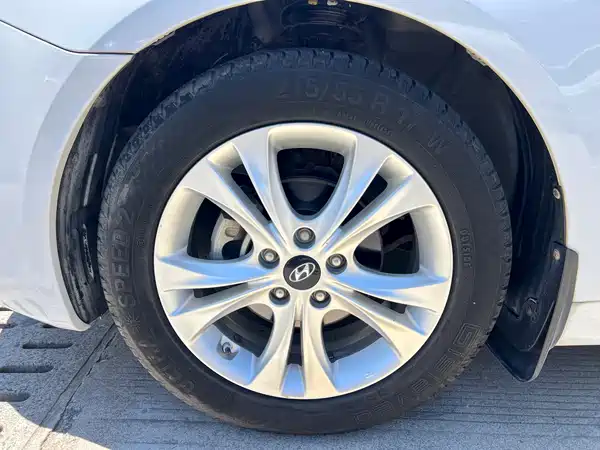 Hyundai Sonata 2012