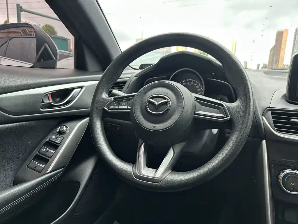 Mazda CX-4 2018 — фото 20
