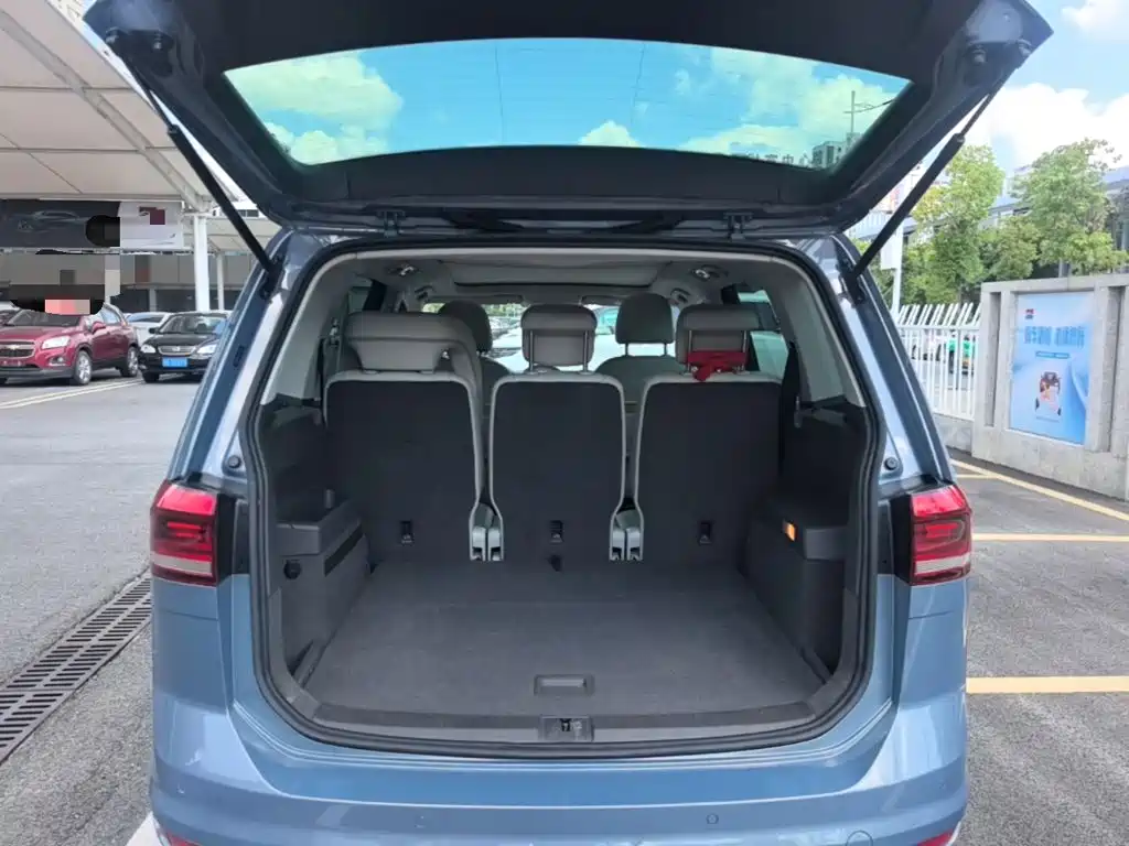 Volkswagen Touran 2017 — фото 19