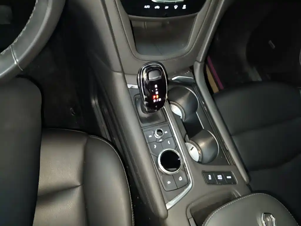 Cadillac XT5 2022 — фото 14