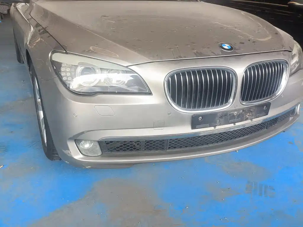 BMW 7 Series 2012 — фото 1