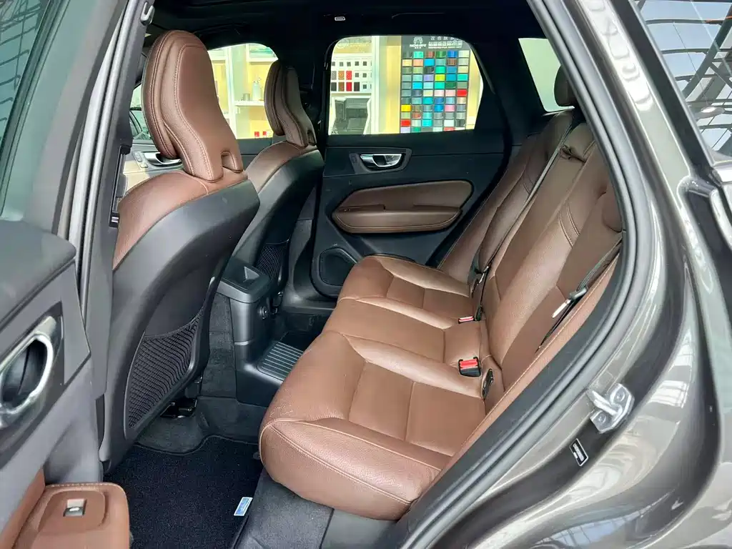 Volvo XC60 PHEV 2022 — фото 29
