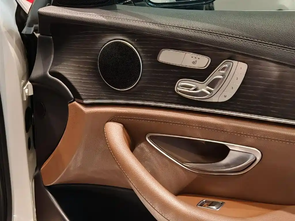 Mercedes-Benz E-Class 2019 — фото 8