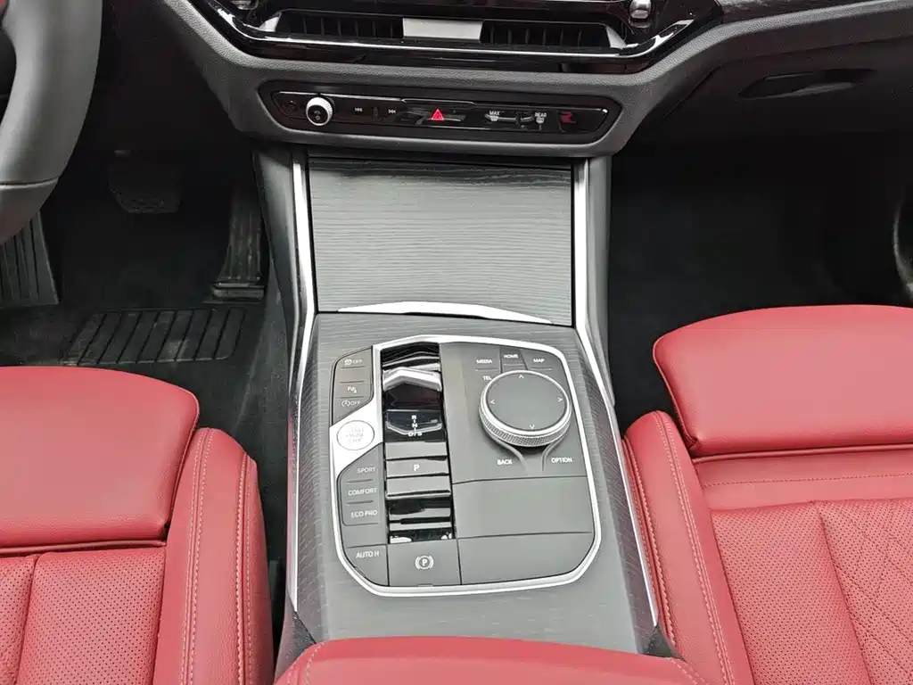 BMW 3 Series 2025 — фото 14