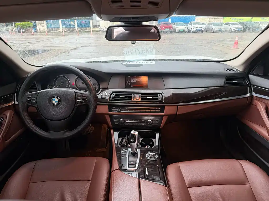 BMW 5 Series 2015 — фото 5