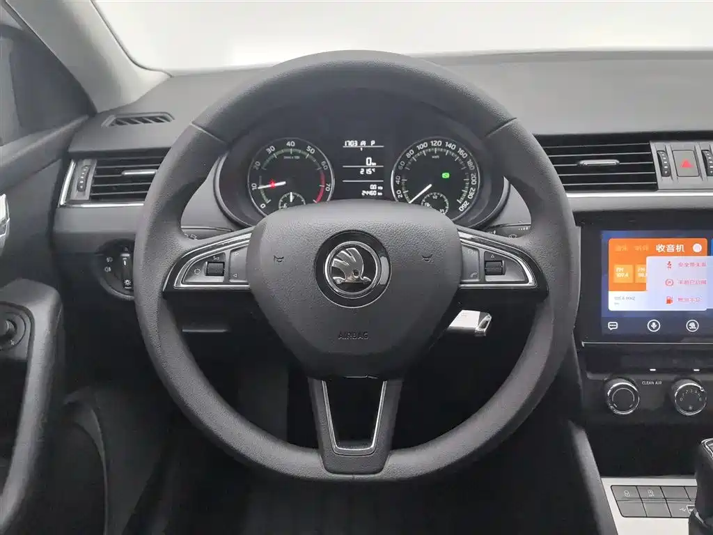 Skoda Octavia 2020 — фото 11