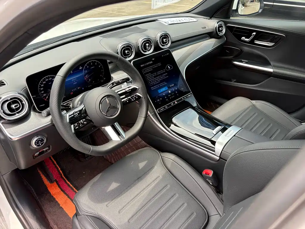 Mercedes-Benz C-Class 2025 — фото 9