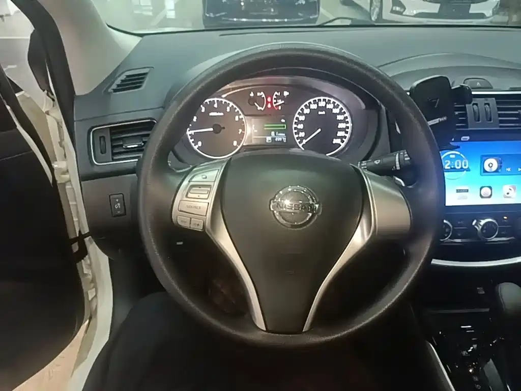 Nissan Tiida 2018 — фото 11