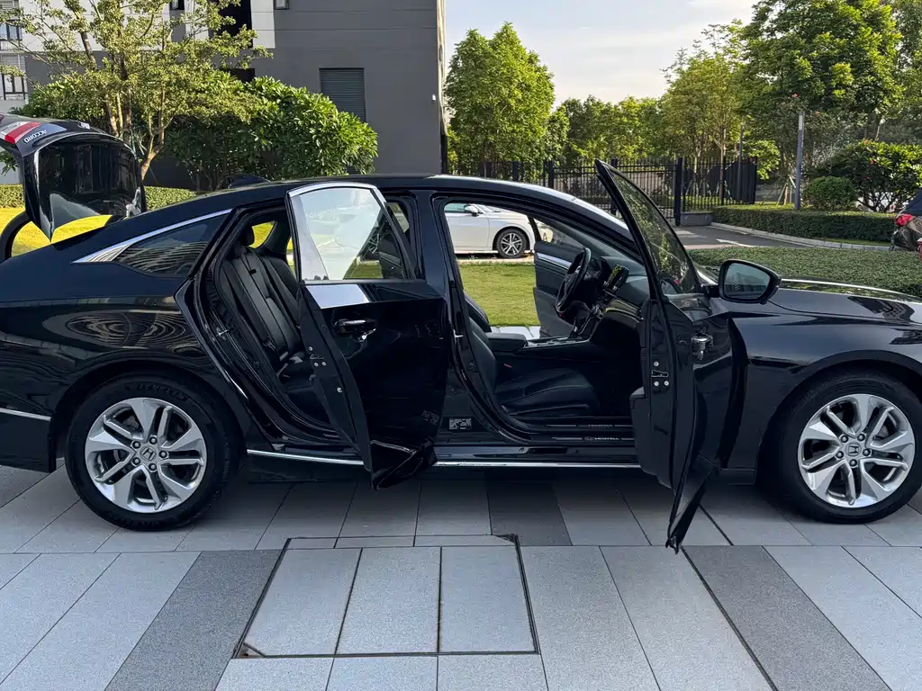 Honda Accord 2020 — фото 22