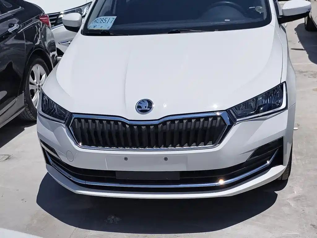 Skoda Rapid Spaceback 2021 — фото 2