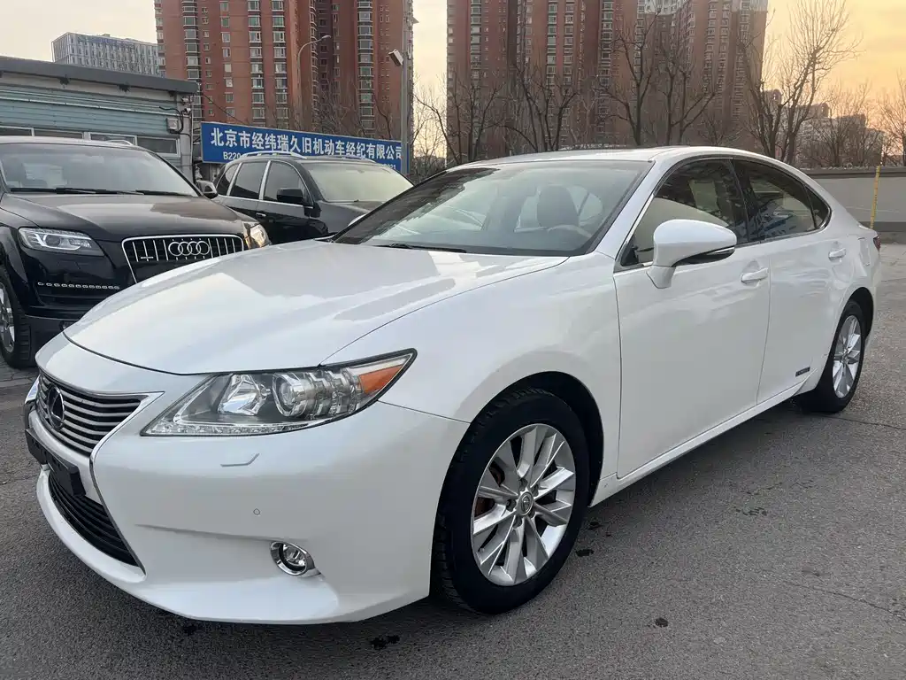 Lexus ES 2015 — фото 3