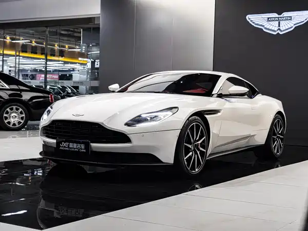 Aston Martin DB11 2019