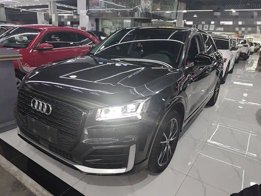 Audi Q2L 2020