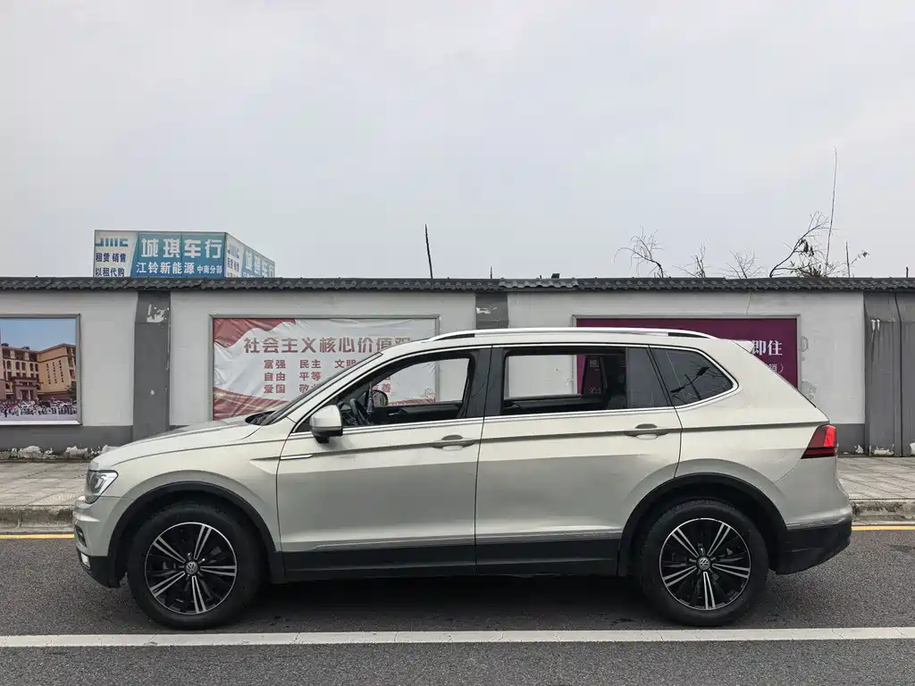 Volkswagen Tiguan L 2020 — фото 18