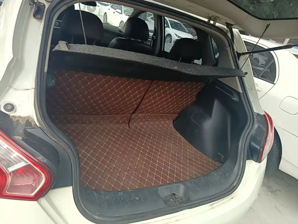 Nissan Tiida 2016 — фото 19