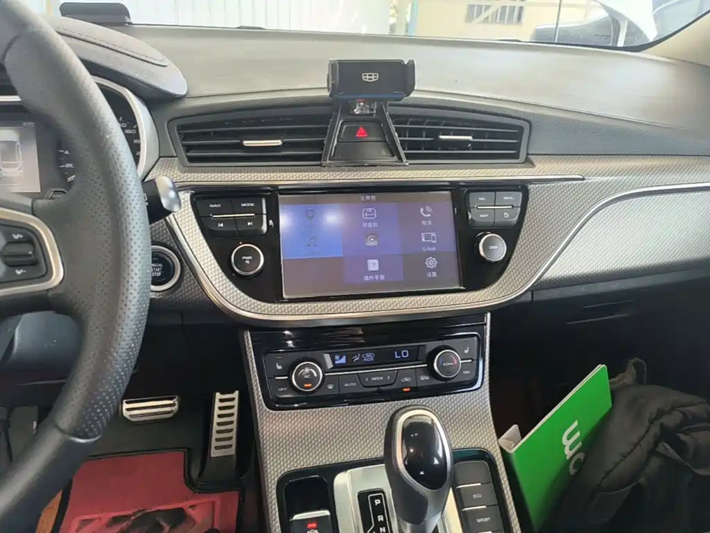 Geely Emgrand GS 2018 — фото 13