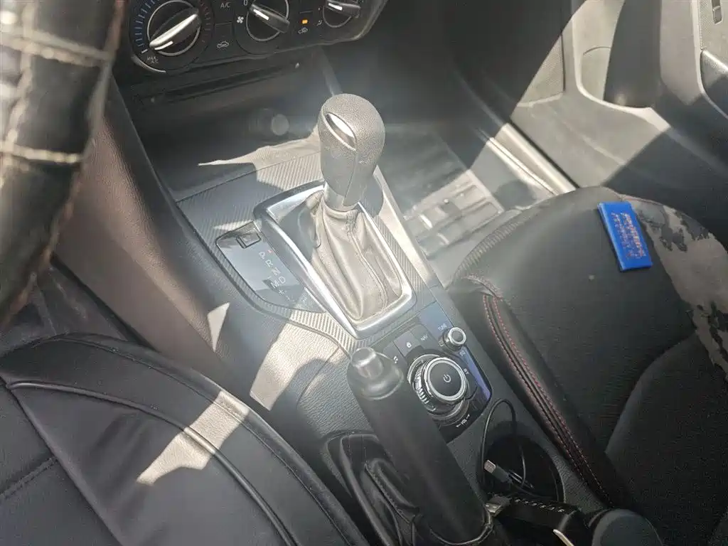 Mazda 3 Axela 2015 — фото 15