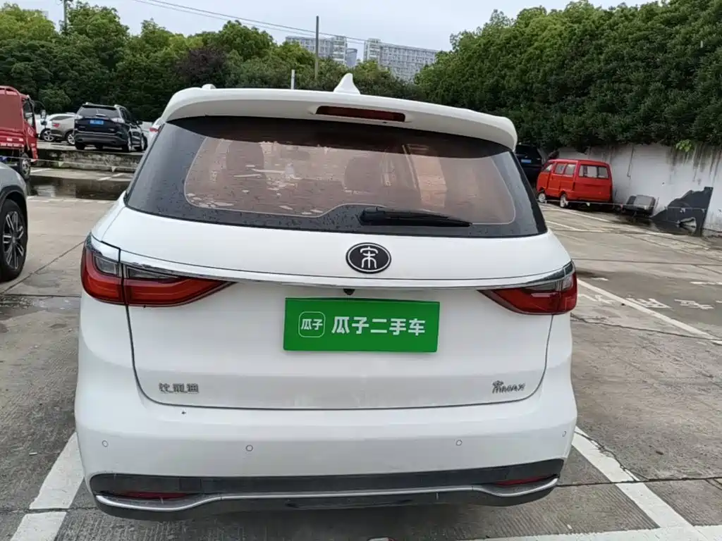 BYD MAX 2018