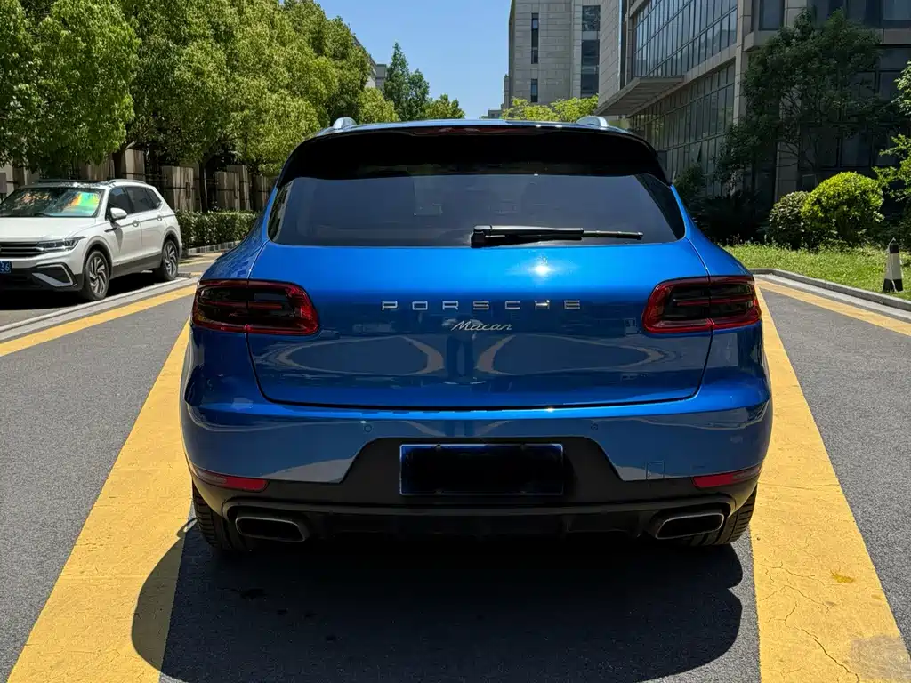Porsche Macan 2017 — фото 16