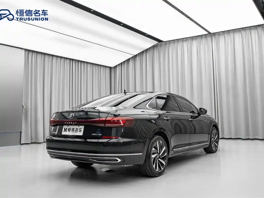 Volkswagen Passat 2023 — фото 5