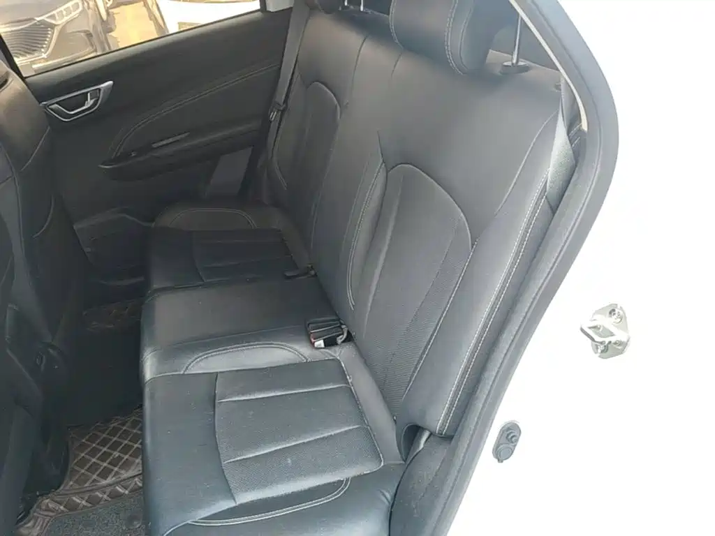Geely Vision X3 2020 — фото 17