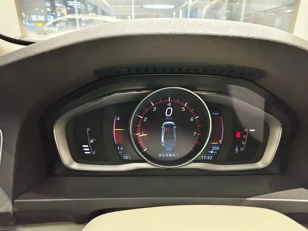 Volvo S60 2016 — фото 17