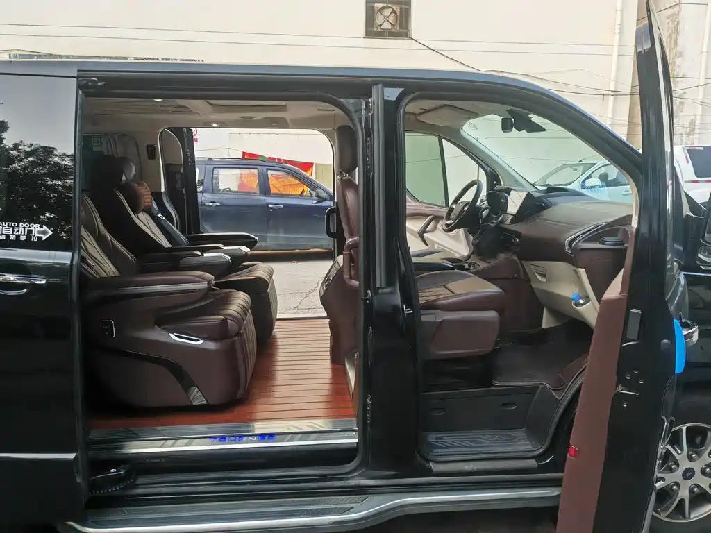 Ford Tourneo 2019 — фото 12