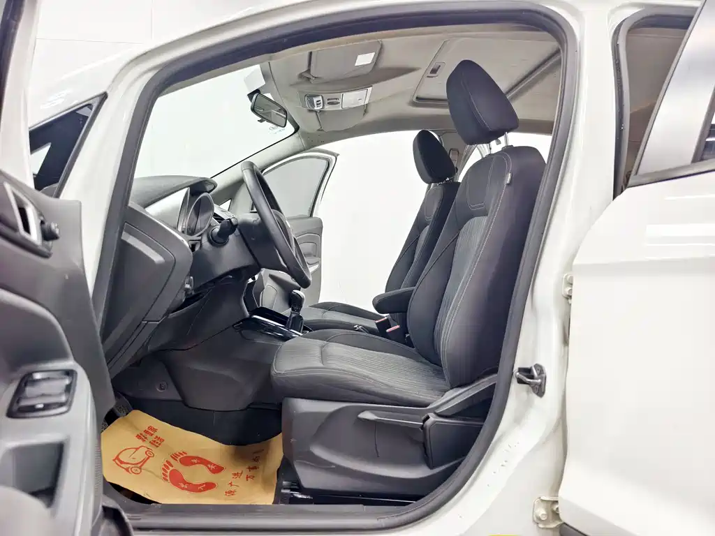 Ford Ecosport 2014 — фото 11