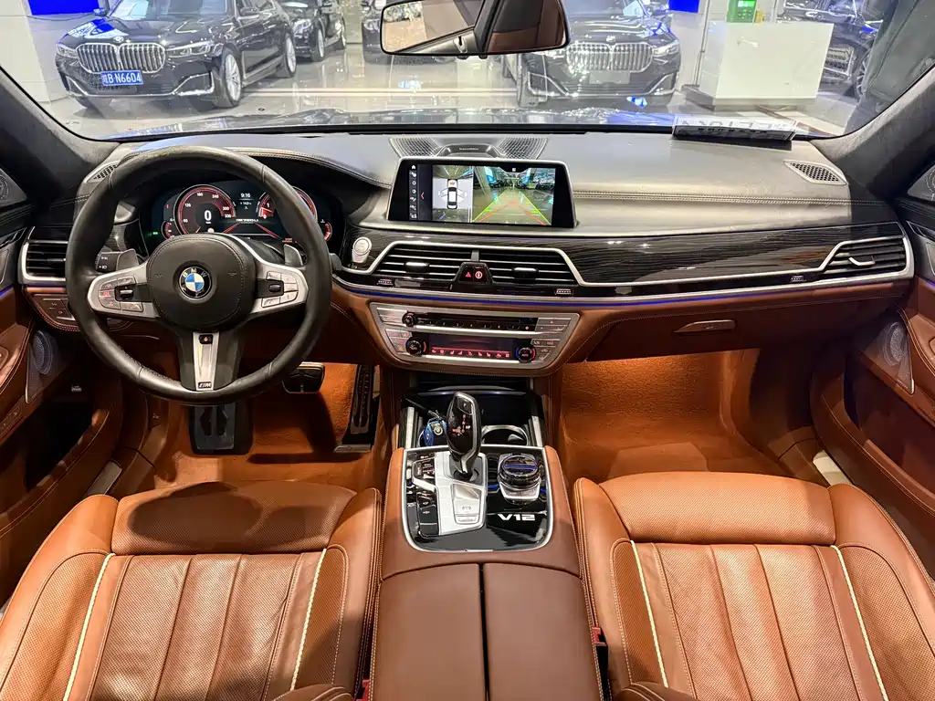 BMW 7 Series 2017 — фото 13