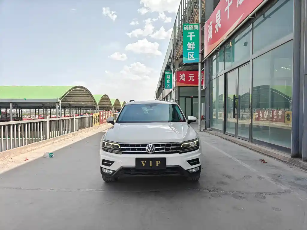 Volkswagen Tiguan L 2018 — фото 2