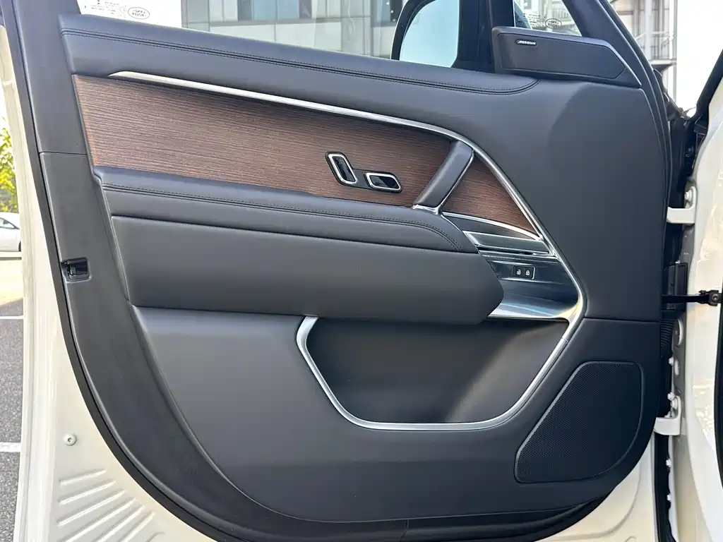 Land Rover Range Rover 2023 — фото 14
