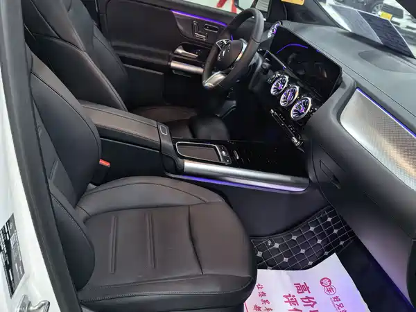 Mercedes-Benz GLA 2025