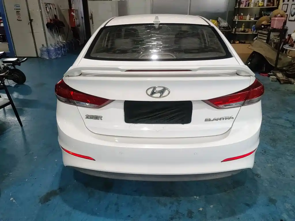 Hyundai Elantra 2019 — фото 6